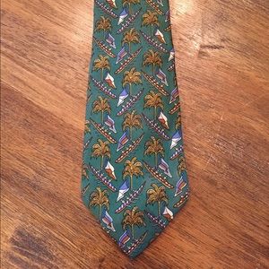 (1351). Salvatore Ferragamo tie